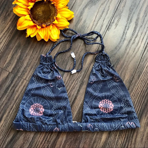 🦋B2G1🦋TAVIK LILY Yokota Floral Bikini Top NWT | MEDIUM | - Picture 3 of 11